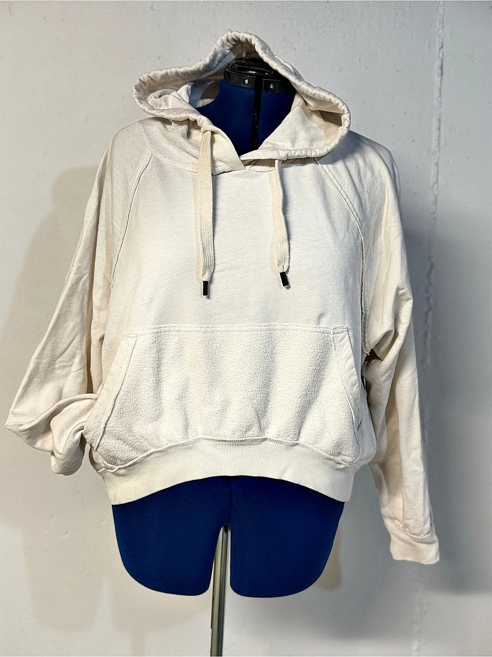 BDG-Urban Outfitters  Pullover Hoodie in White Size XL-TG